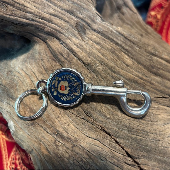 1980’s VINTAGE AC/DC HIGHWAY TO HELL BOTTLE OPENER KEYCHAIN MADE IN ENGLAND - Picture 4 of 4